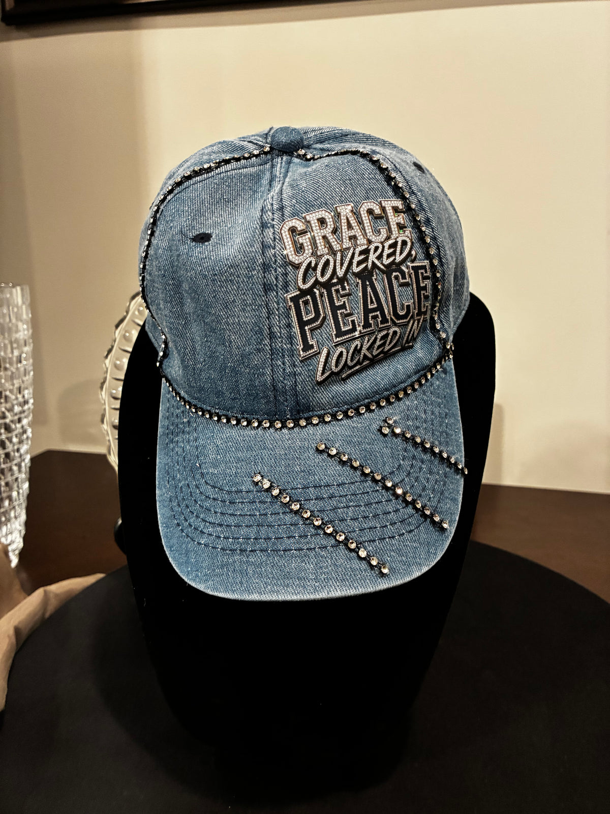 The inspirational theme Crowns