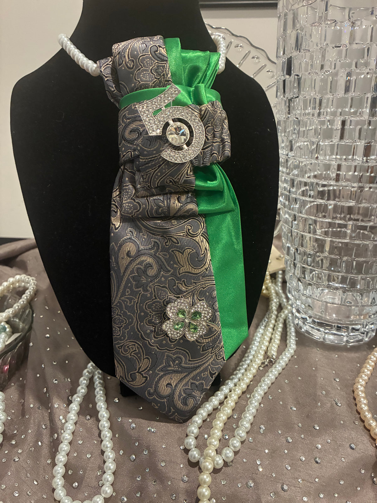 The chic double tie
