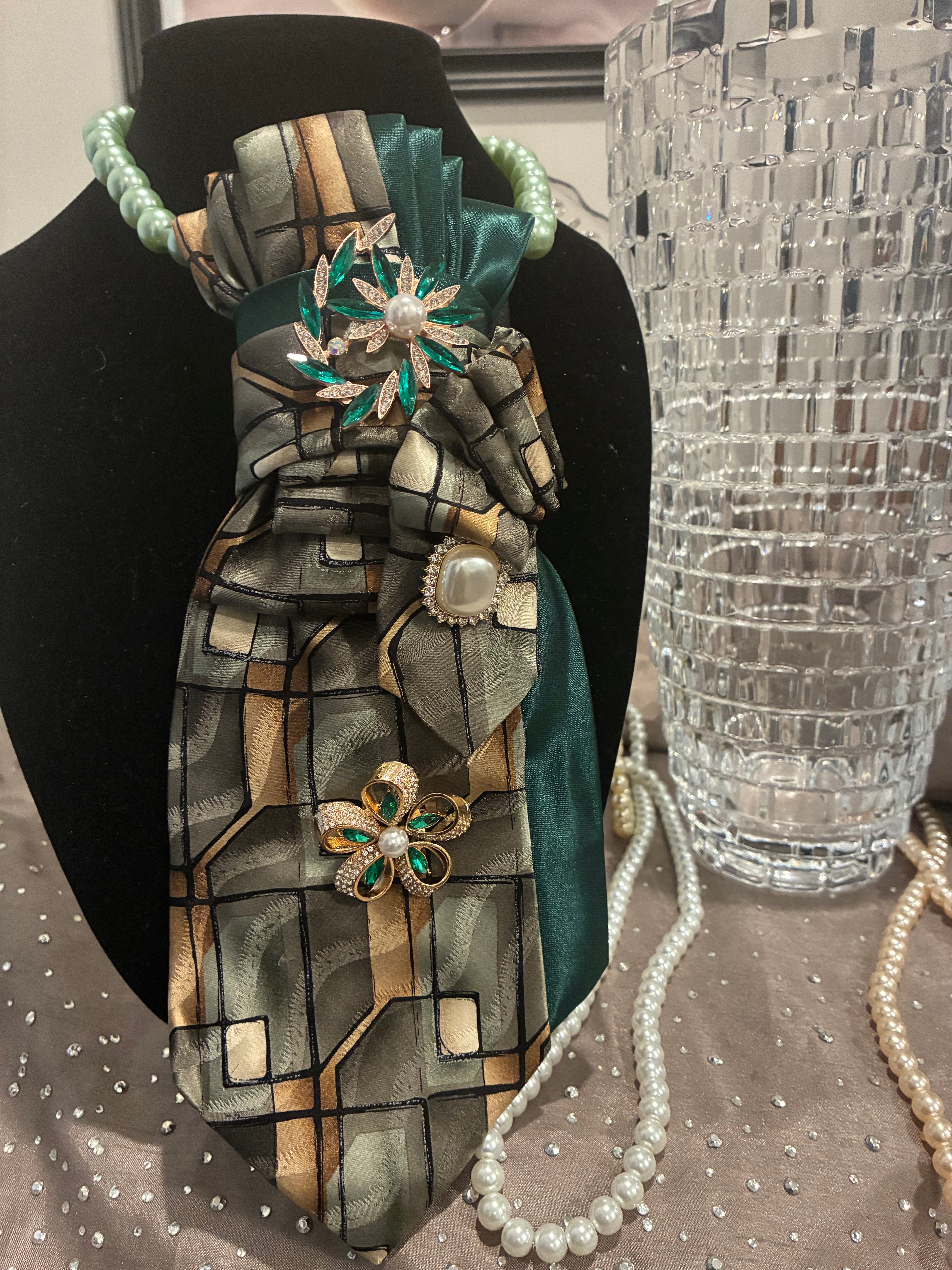 The chic double tie