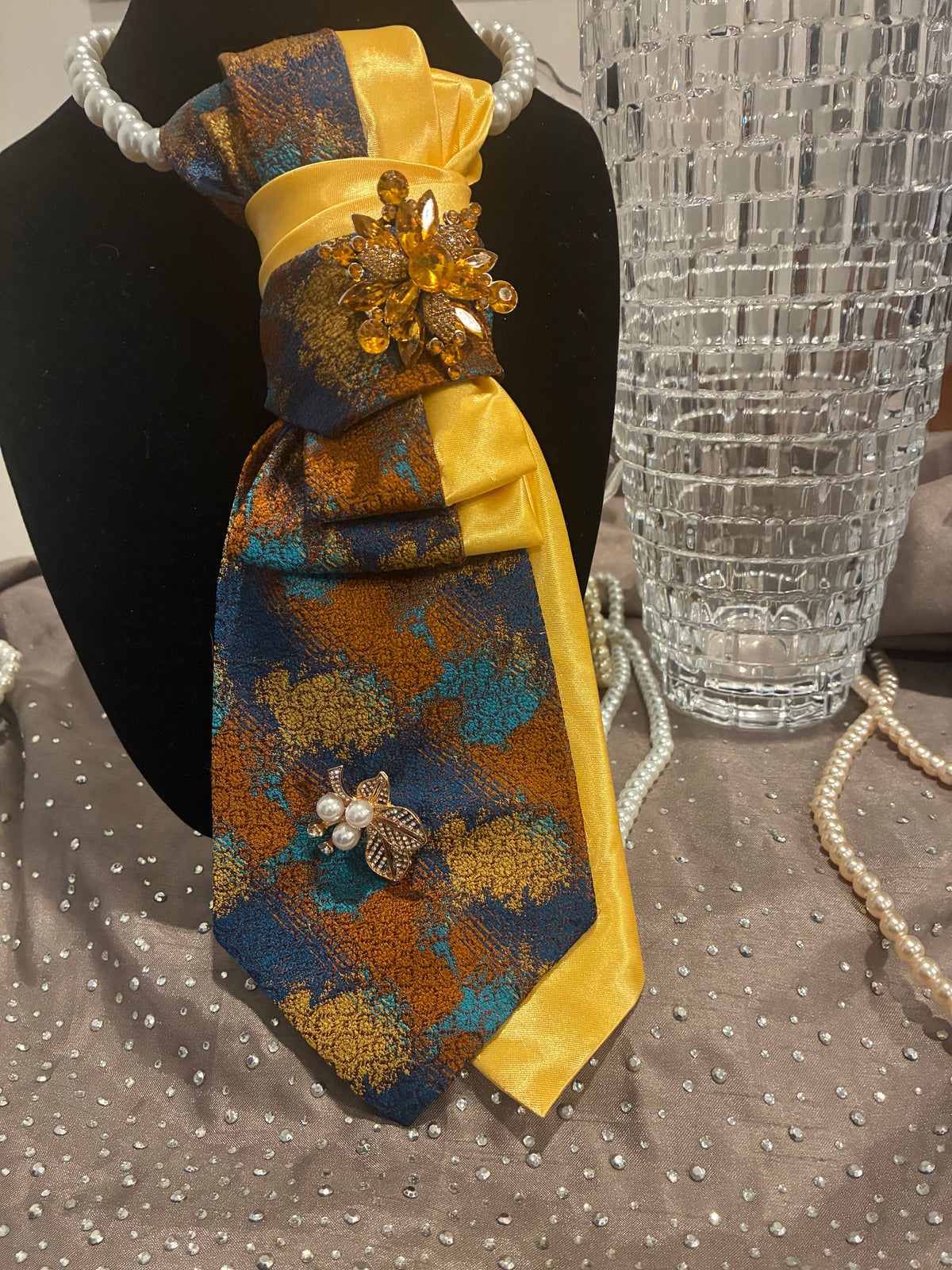 The chic double tie
