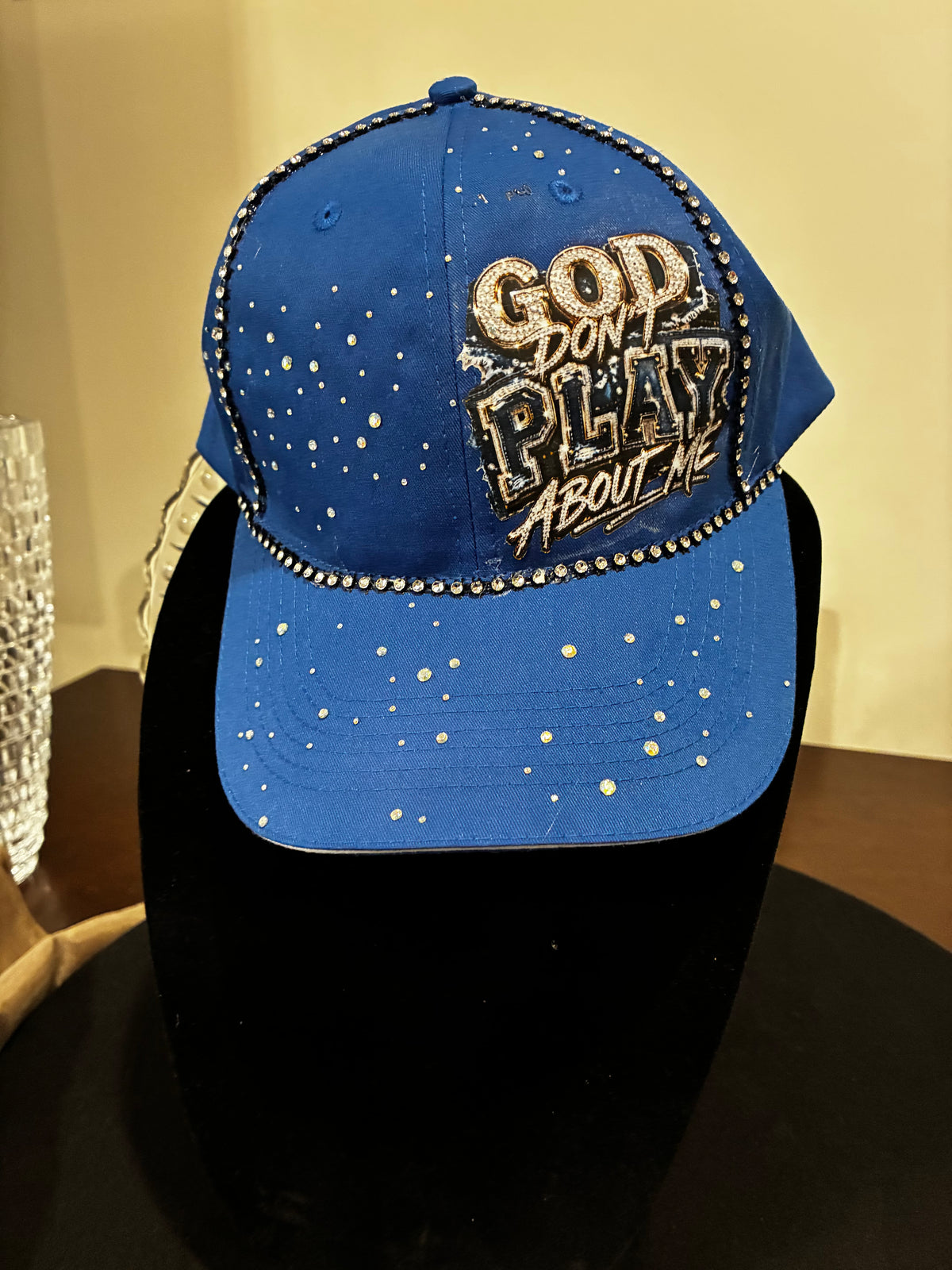 The inspirational theme Crowns
