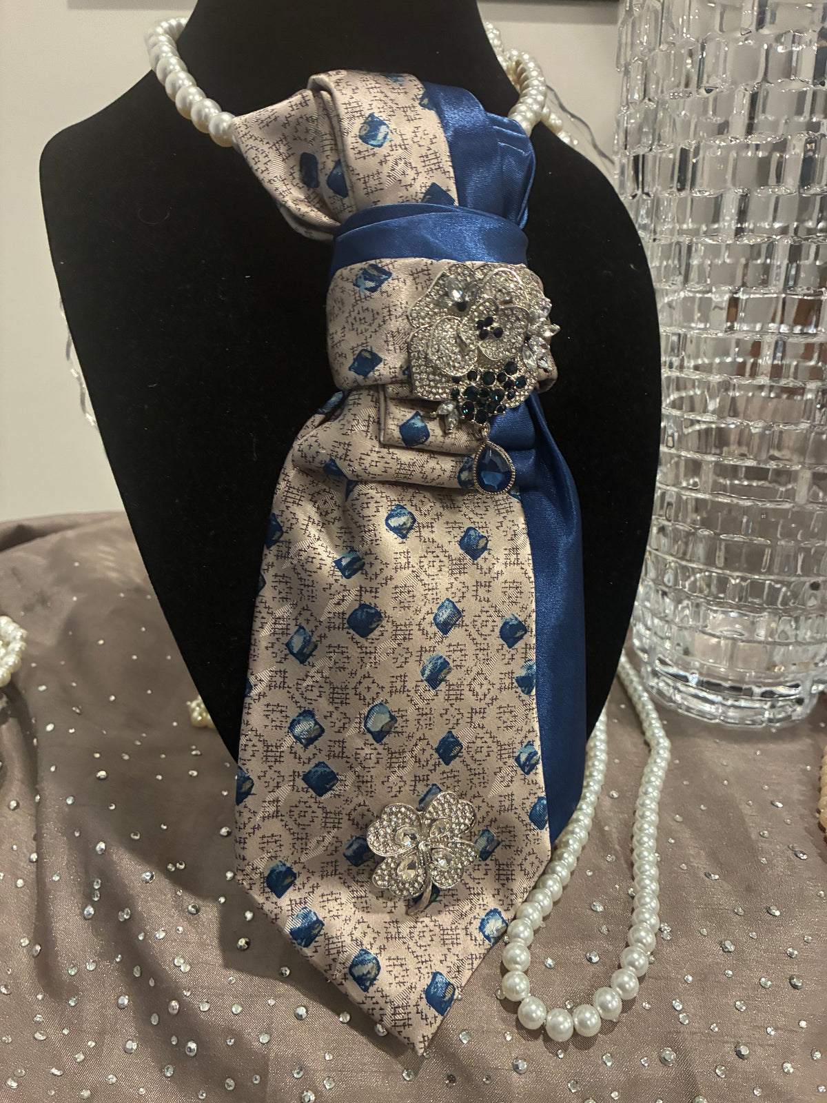 The chic double tie