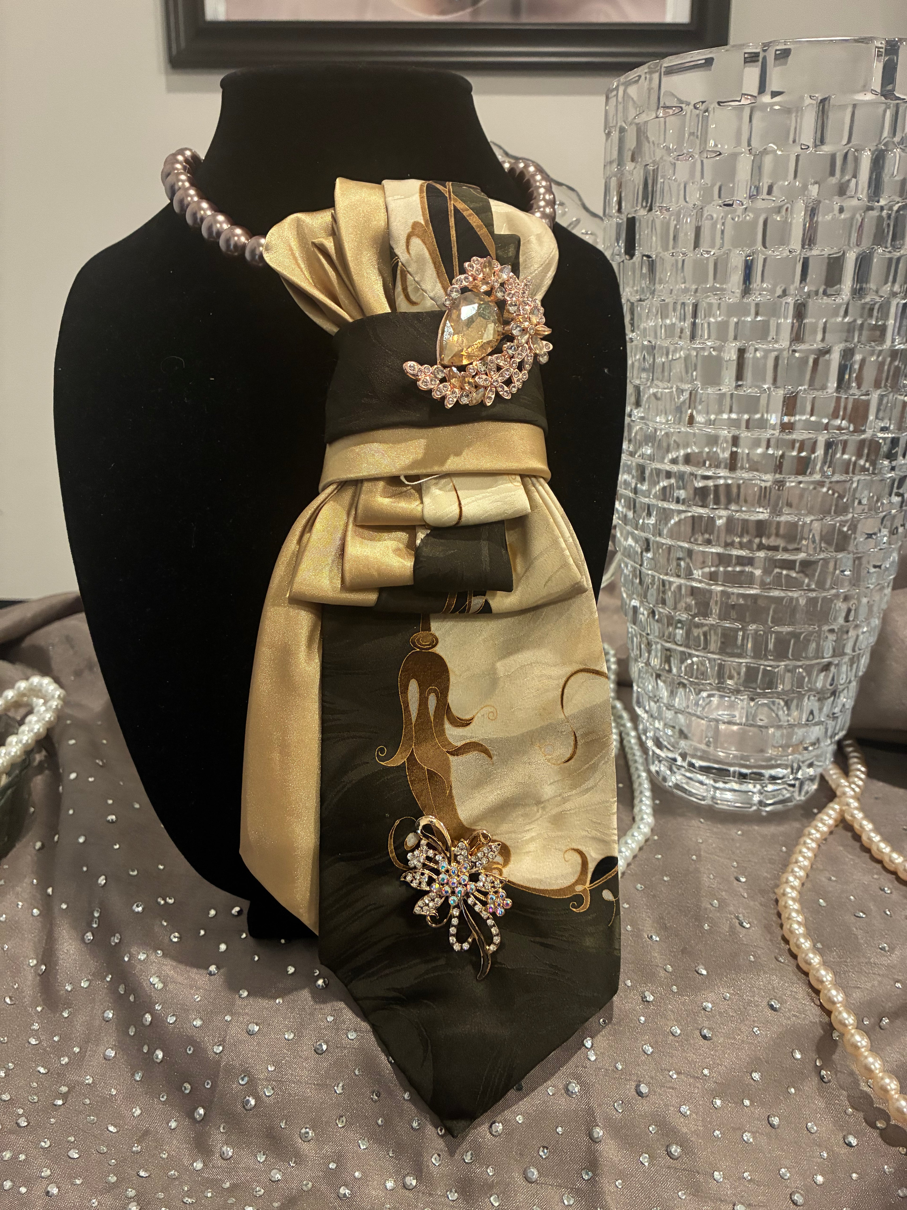 The chic double tie