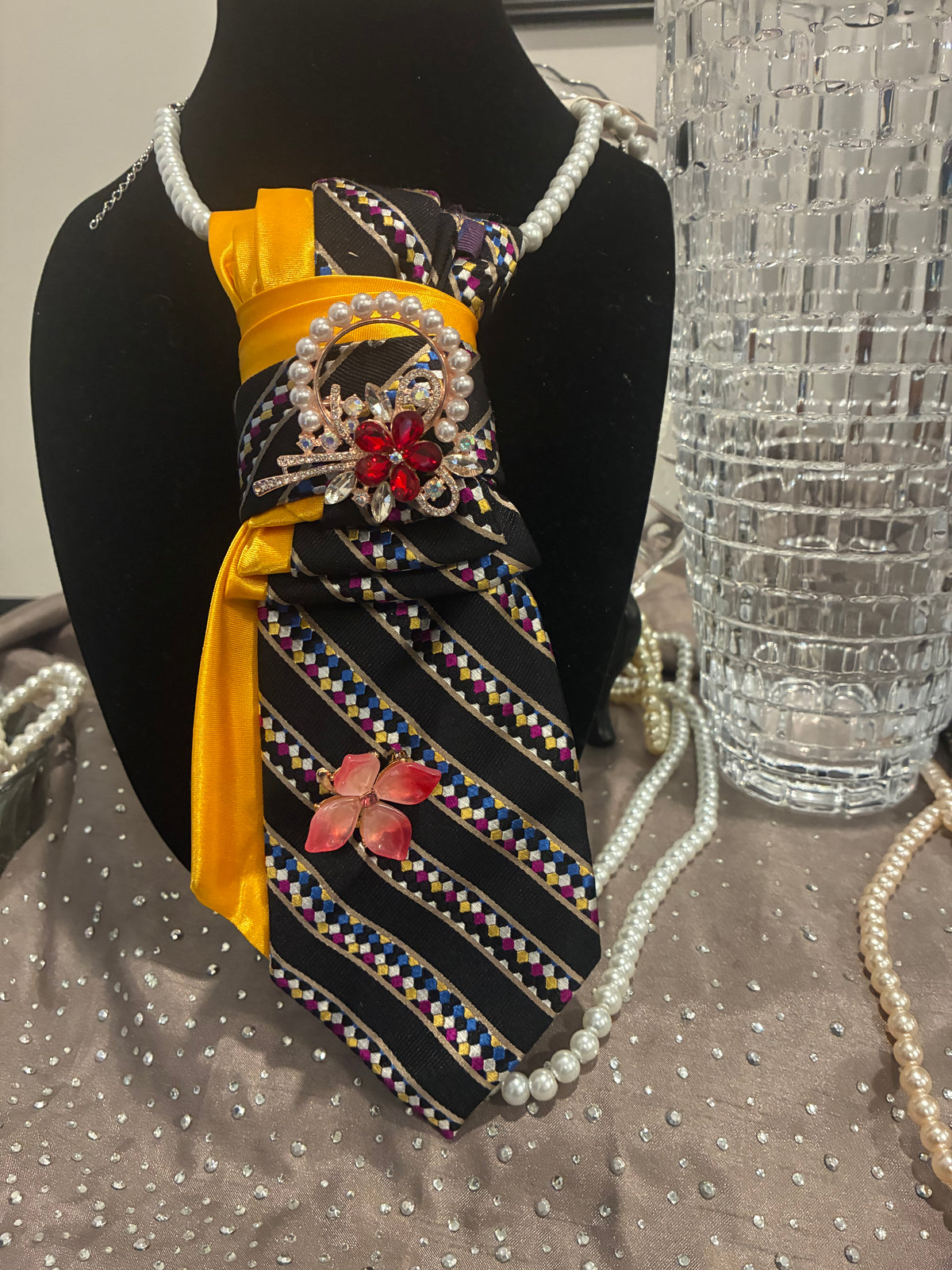 The chic Double Tie