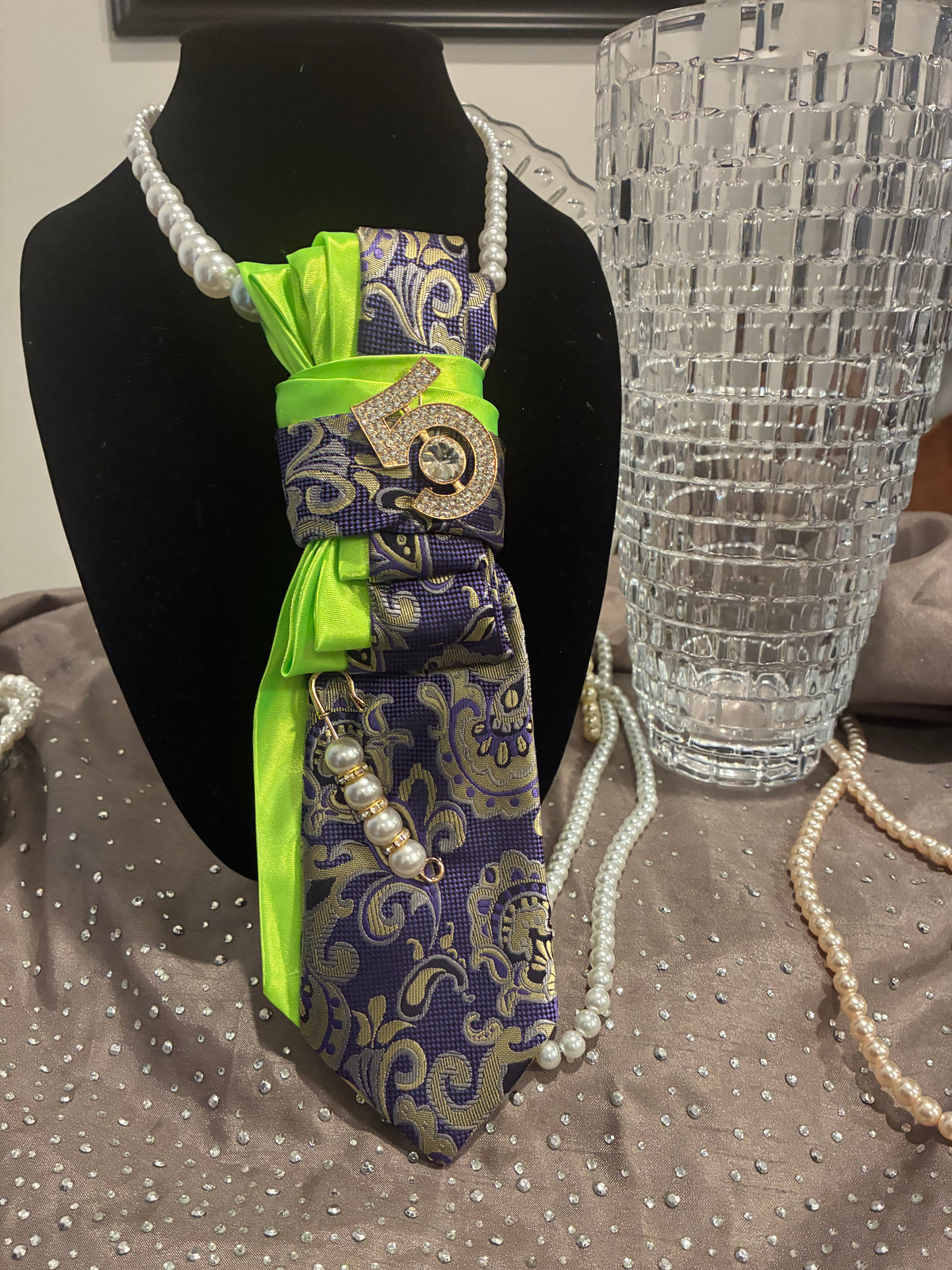 The chic double tie