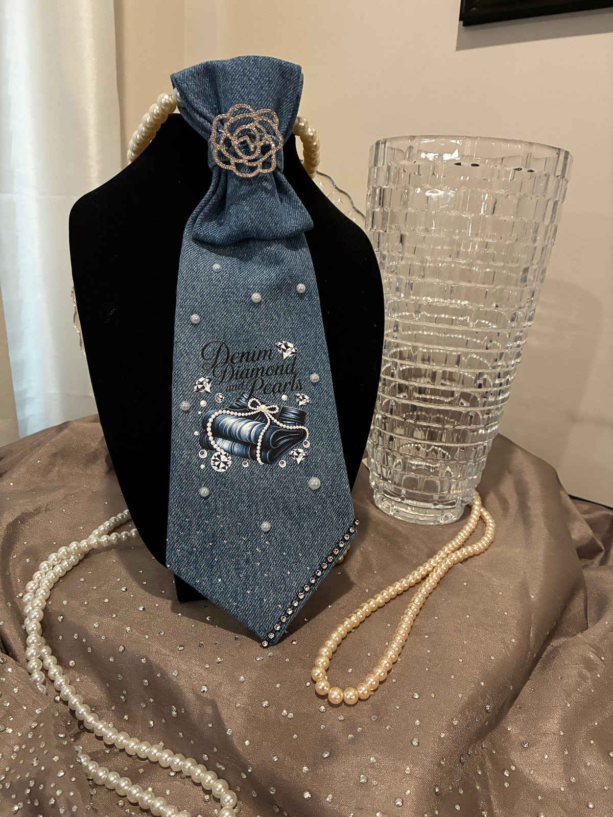 The signature Denim Tie